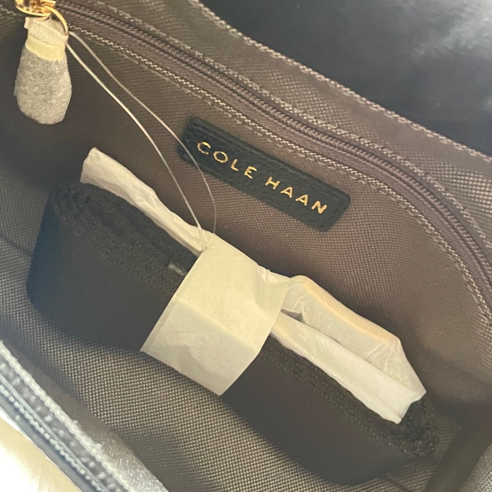 Black Leather Shoulder Bag - Picture 5 of 9